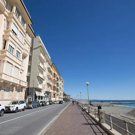 Nove, A 10 Metri Dal Mare Apartment